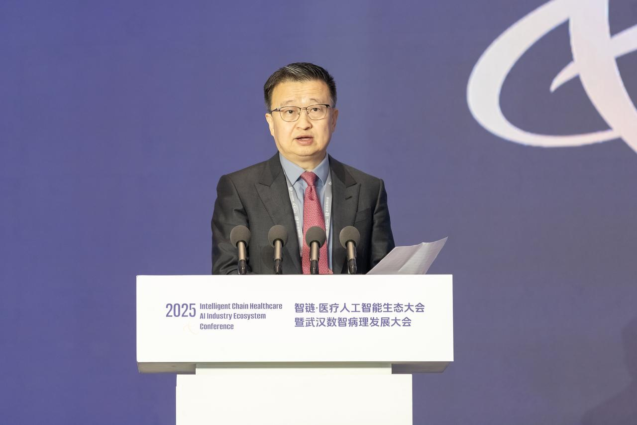 「肿瘤专科AI元影像平台」发布,联影智能周翔谈AI医疗技术创新